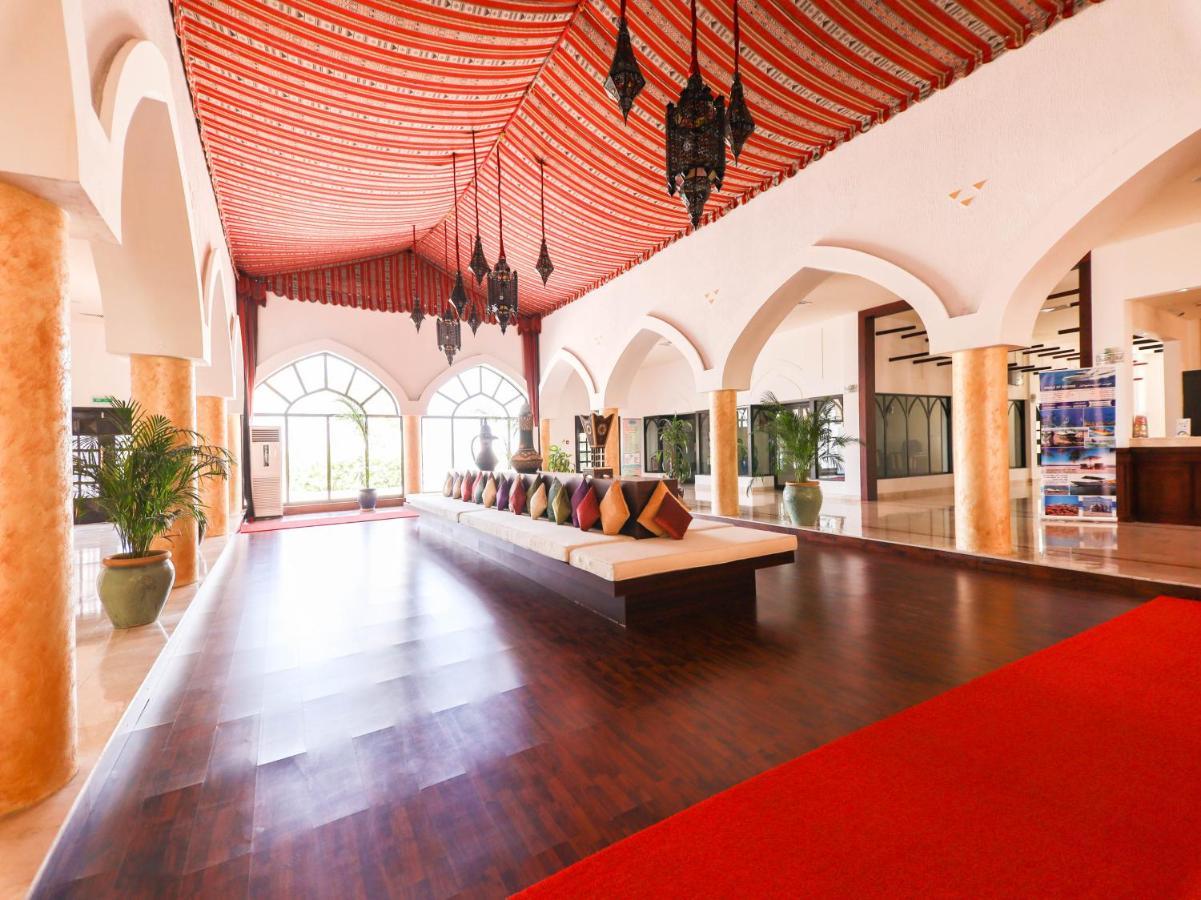 Capital O133 Al Sawadi Beach Resort & Spa Barka Εξωτερικό φωτογραφία