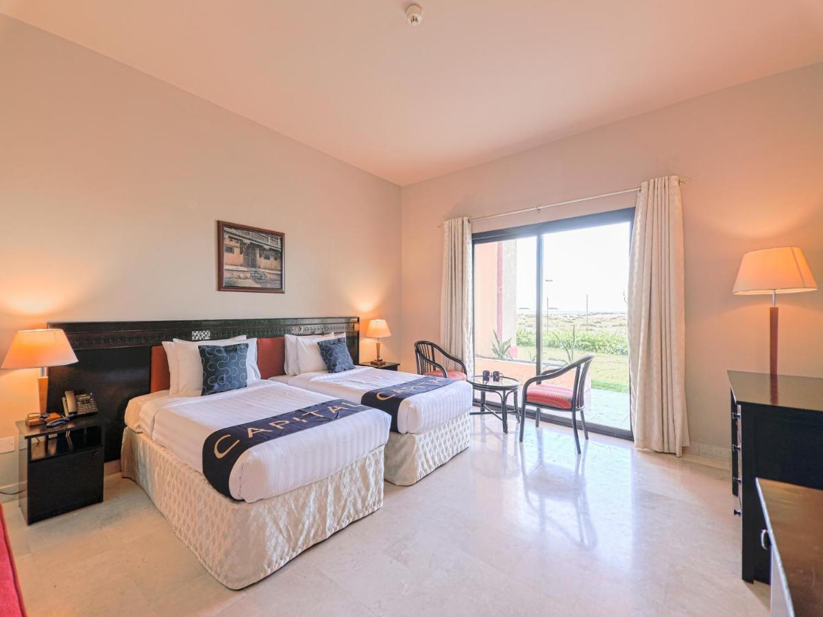 Capital O133 Al Sawadi Beach Resort & Spa Barka Εξωτερικό φωτογραφία